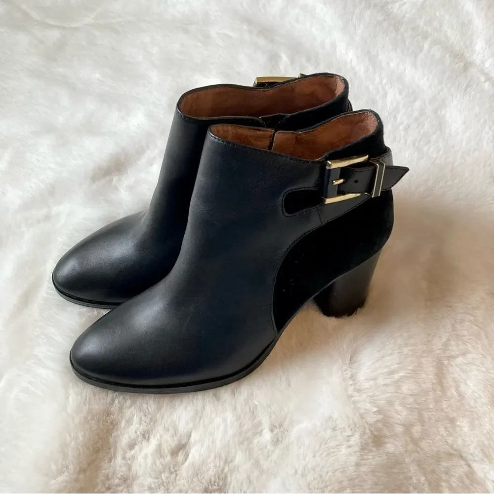 Louise et Cie Black Heeled Booties Boots Size 7.5 Suede Leather